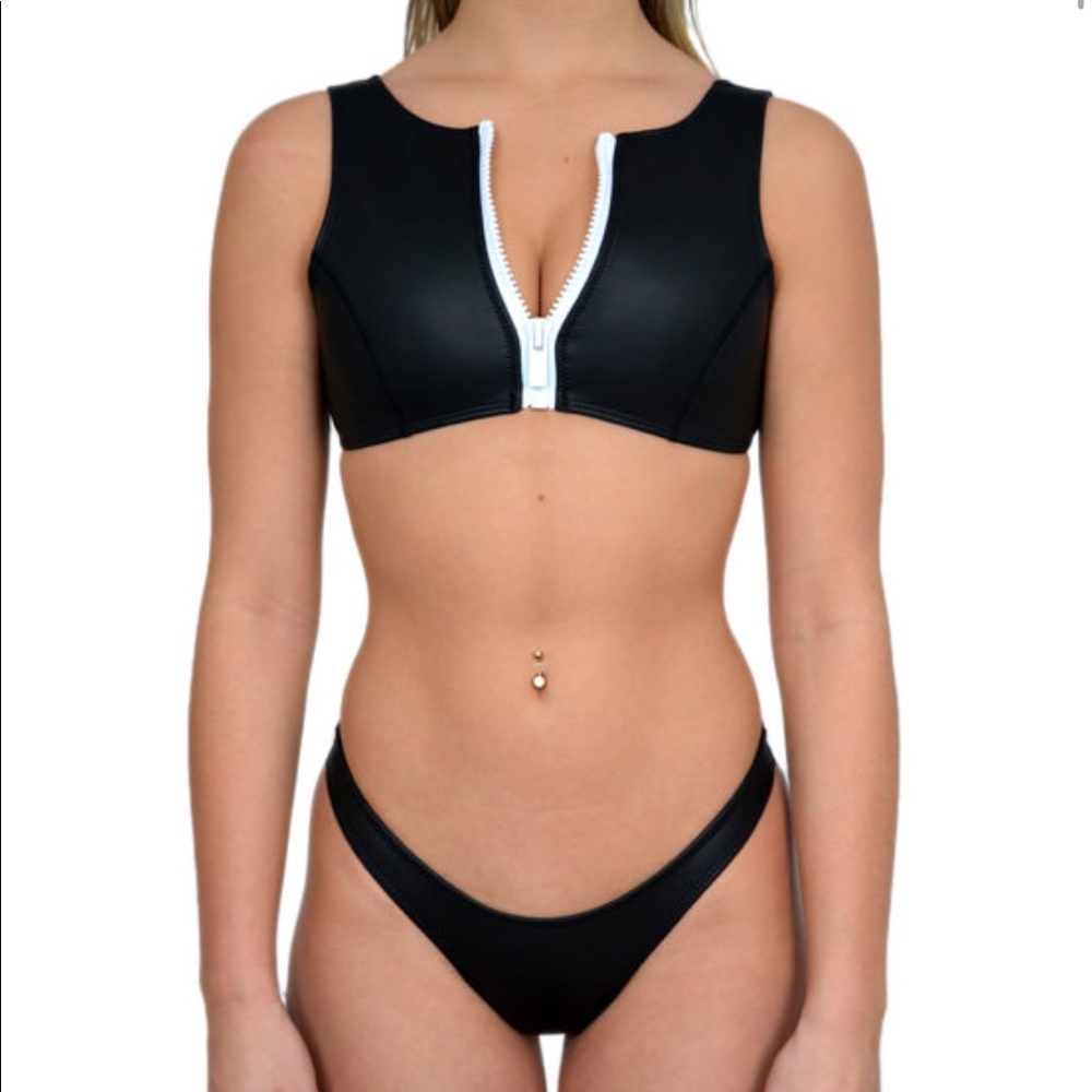 Hoaka Black Bikini!
